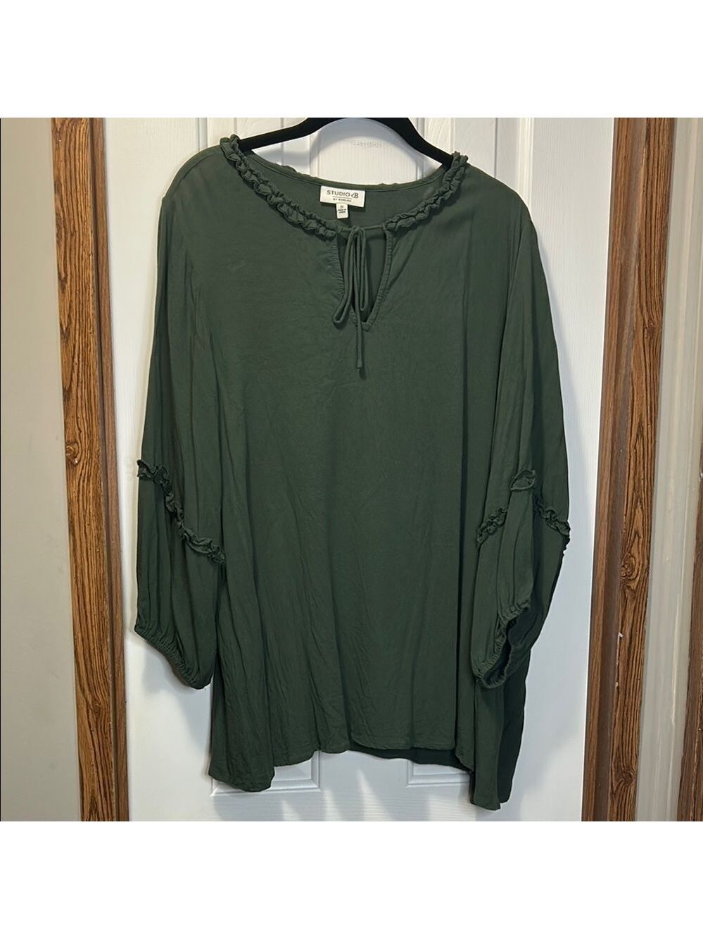 Green Tie Front 3/4 Sleeve Blouse